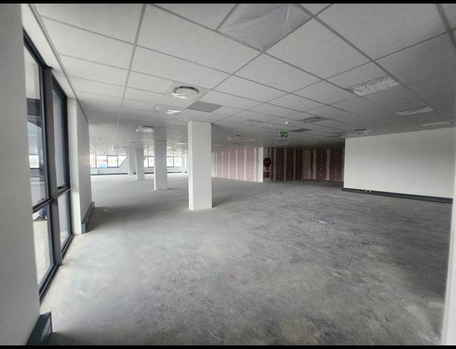 333M² OFFICE TO LET IN VORNA VALLEY